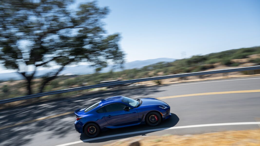 2027_Toyota_GR86_Premium_TruenoBlue_314
