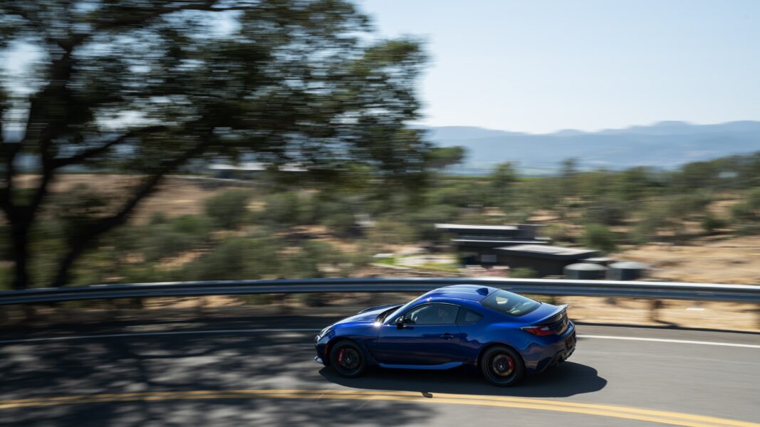2027_Toyota_GR86_Premium_TruenoBlue_315